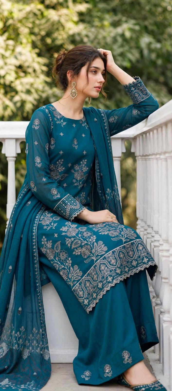 Emroz Lawn Doria Embroidered 3-Piece